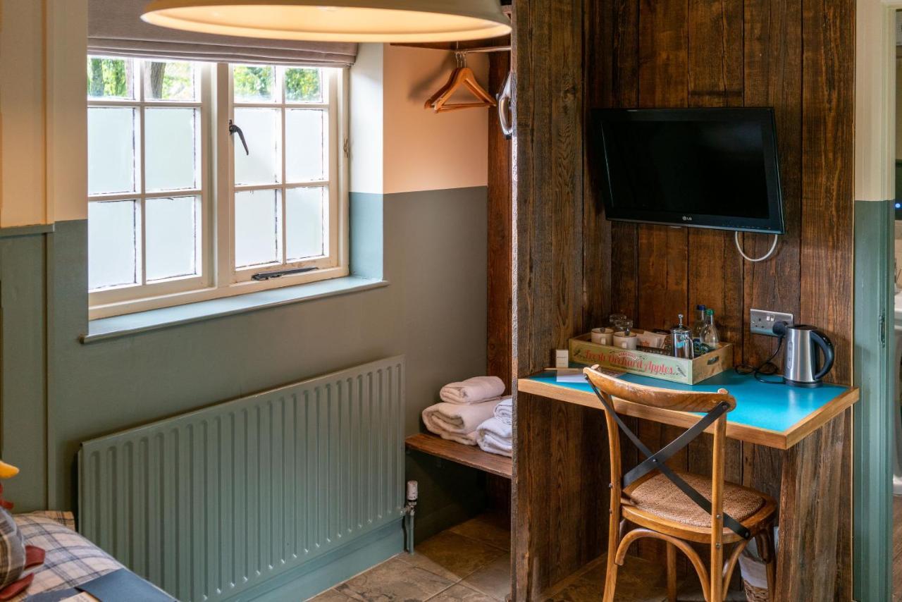 Bourne Valley Inn Saint Mary Bourne Dış mekan fotoğraf